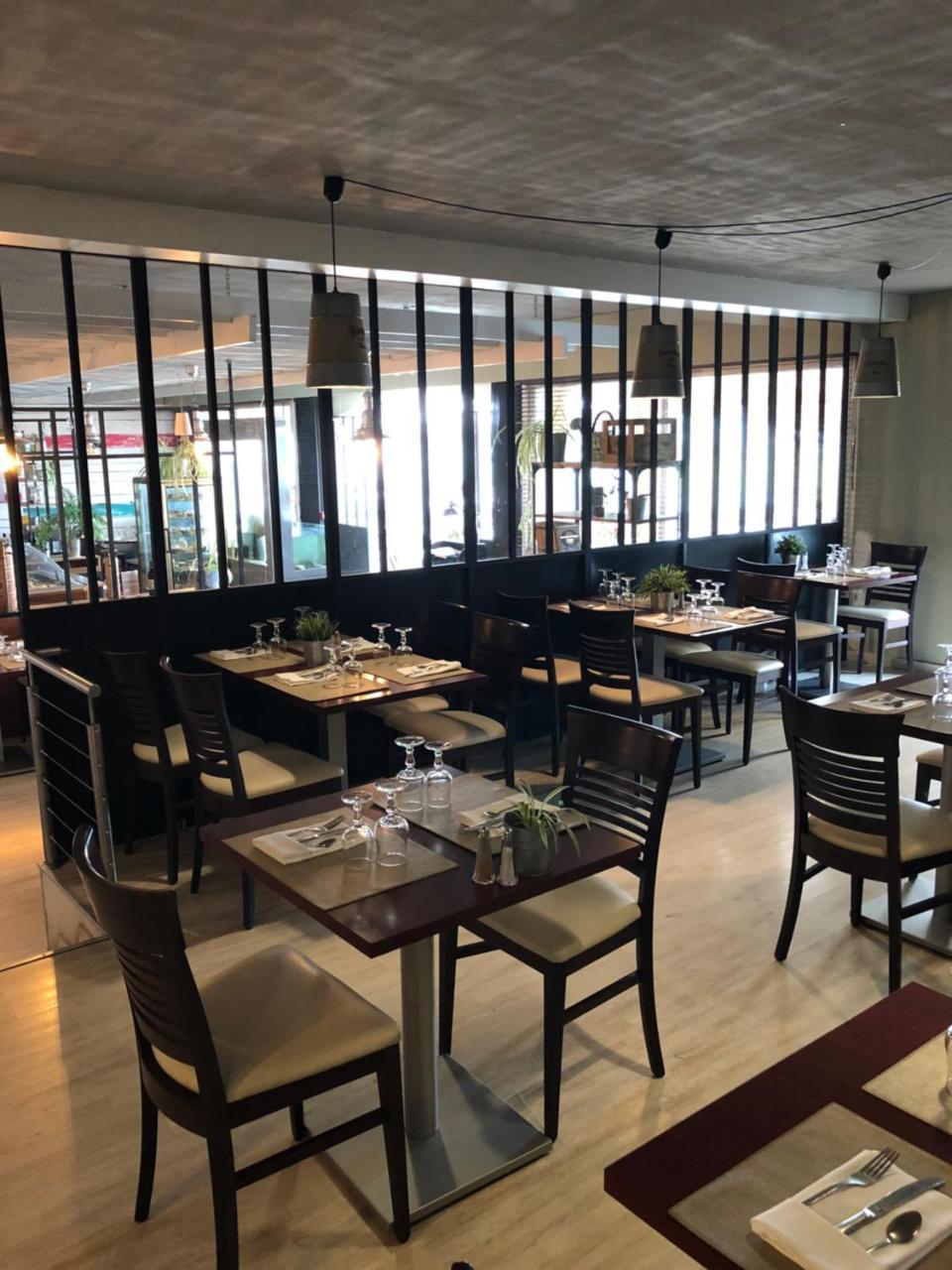 Hotel Du Port LʼAiguillon-sur-Mer Екстериор снимка